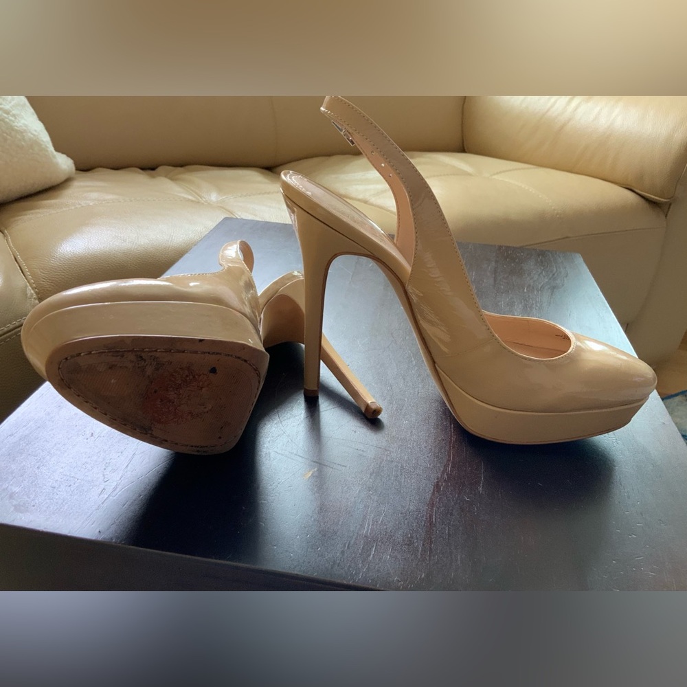 Women’s Vince Camuto Beige Patent Leather Slingback 4" Stiletto Heel shoes, Sz 7
